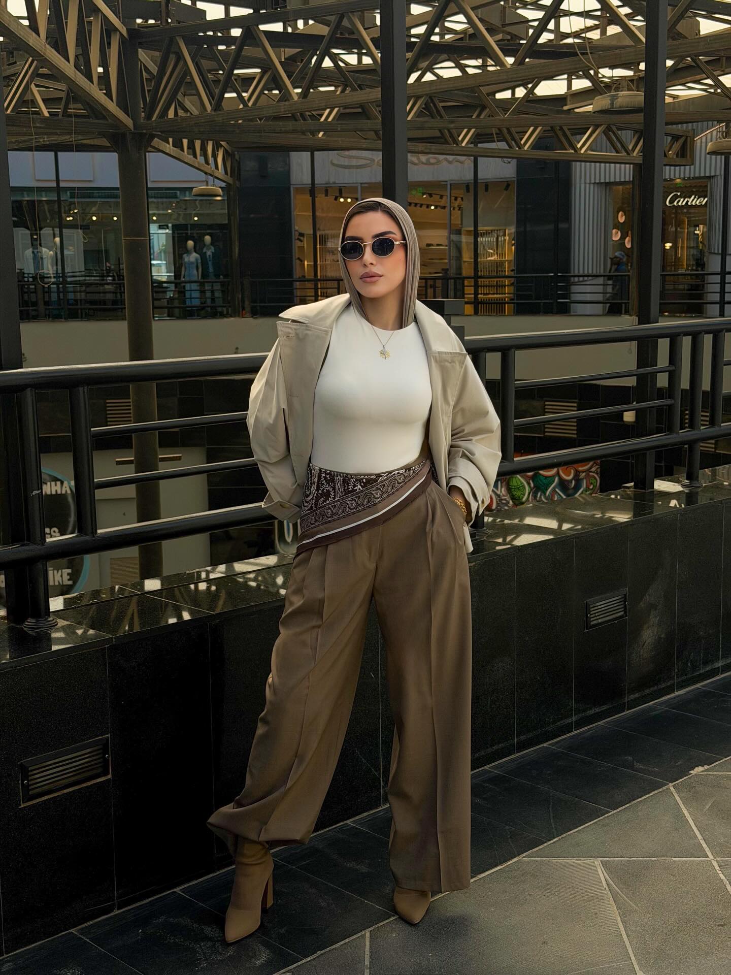 Beige outfit